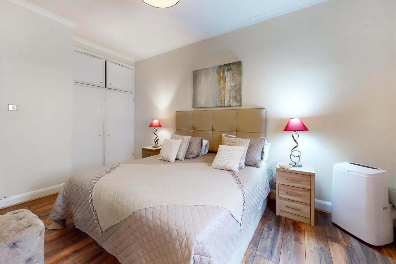 Park Lane Apartments/shaw House Londra