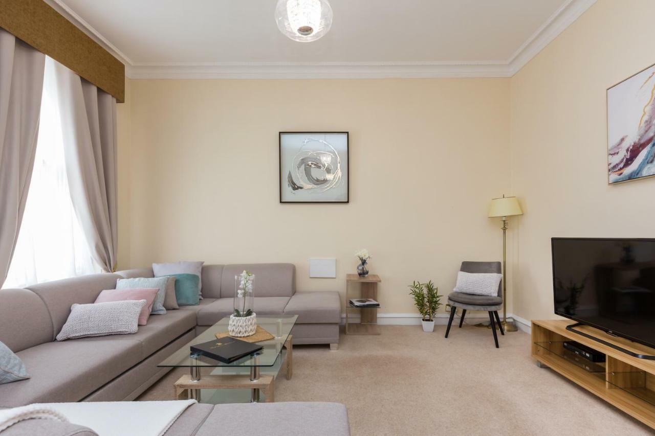 Park Lane Apartments/shaw House Londra